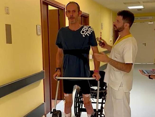 Un paraplégique marche à nouveau après un accident de moto : Paolo Baldassini, deuxième patient en Italie