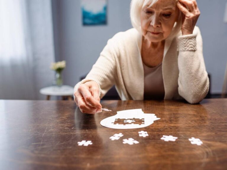 Alzheimer : qui sont les personnes les plus touchées en Italie, la maladie est-elle héréditaire ?  Les réponses à tous les doutes