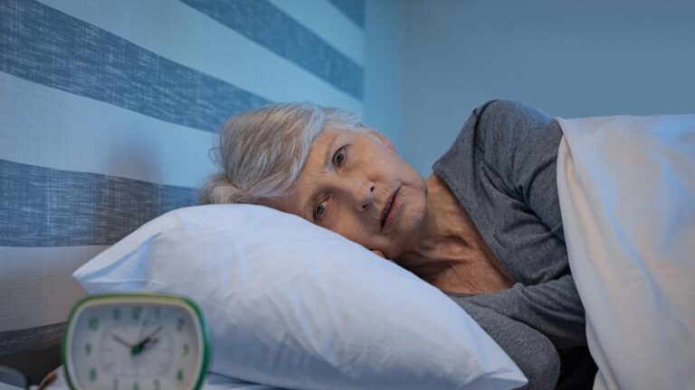 L'insomnie familiale fatale, la maladie qui vous prive de sommeil jusqu'à la mort : les symptômes, l'hérédité et le remède qui n'existe toujours pas